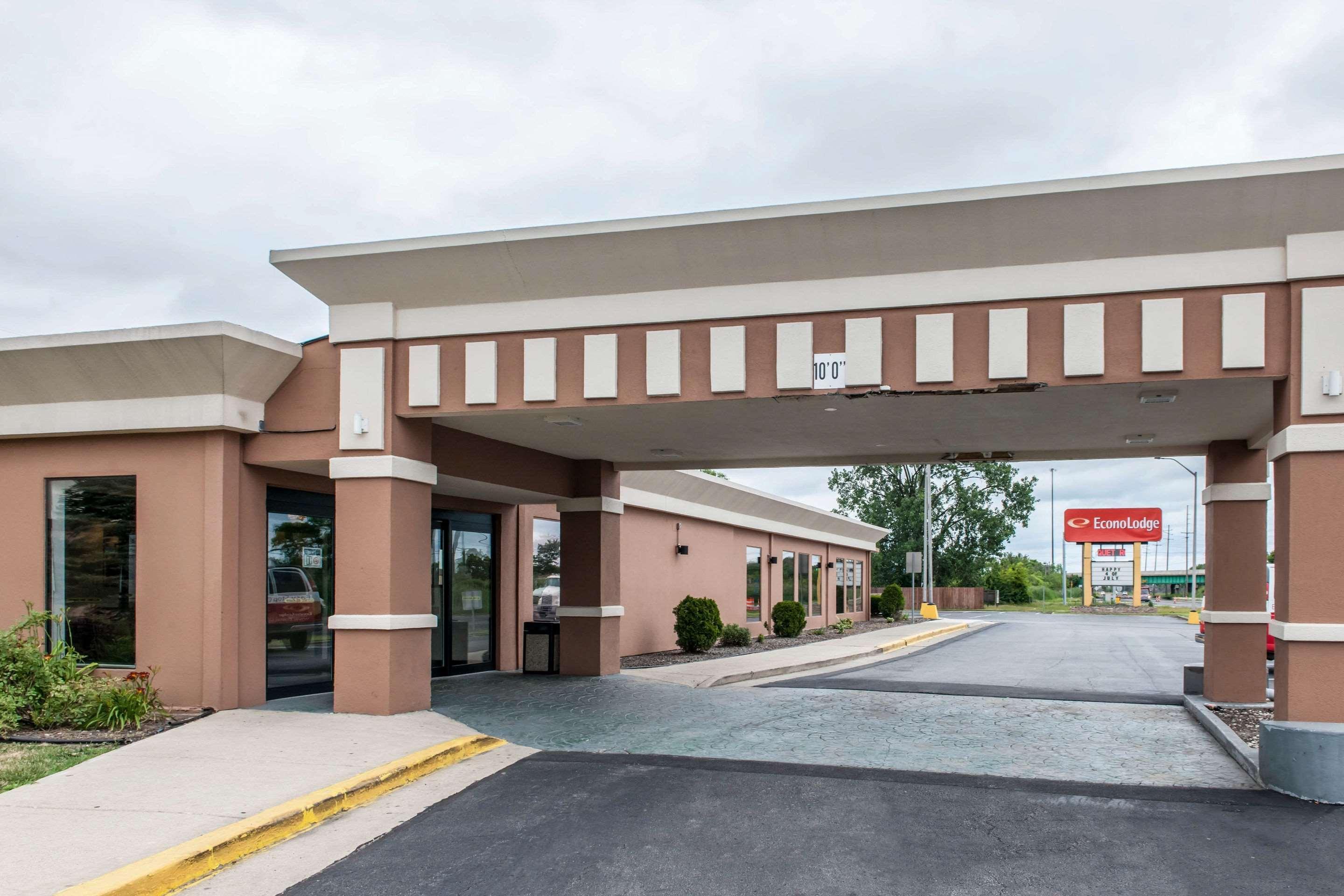 Days Inn And Suites By Wyndham Hammond, In Exterior photo