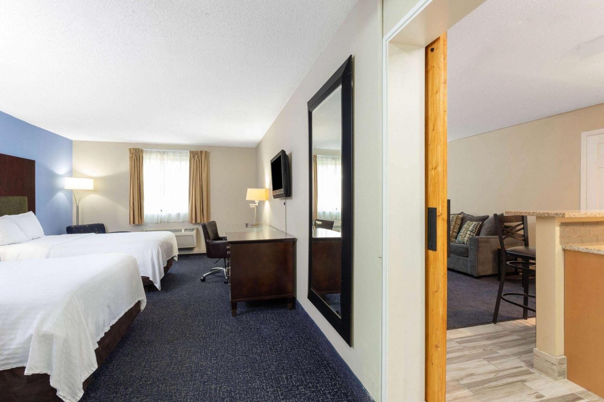 Days Inn And Suites By Wyndham Hammond, In Exterior photo