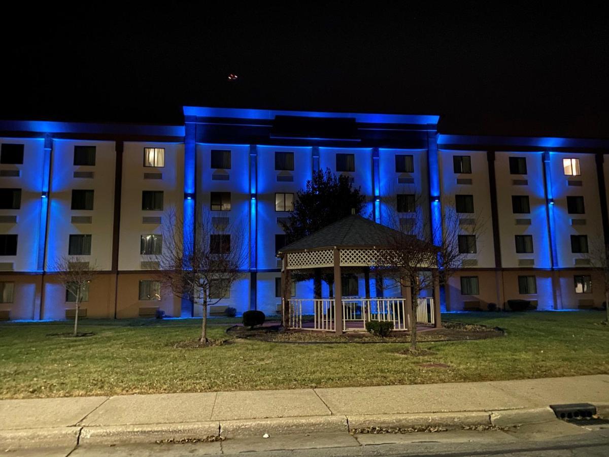 Days Inn And Suites By Wyndham Hammond, In Exterior photo